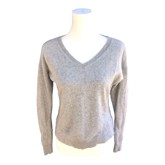 Bela NYC Cashmere Ultra Soft Classic‎ Preppy V-Neck Sweater Gray Sz S - Picture 1 of 11
